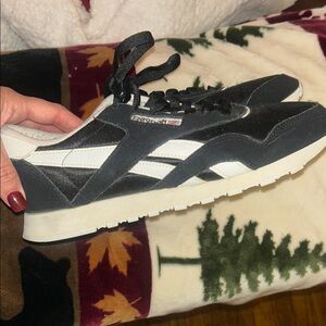 Reebok women’s Black and White Classic Sneakers